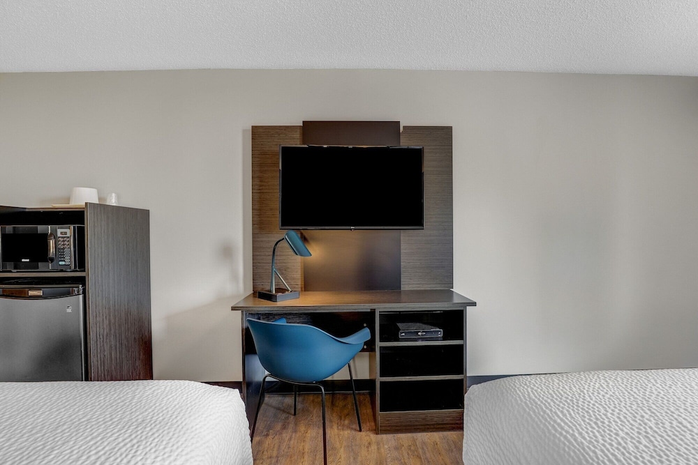 Motel6 Brooks, AB 26/43