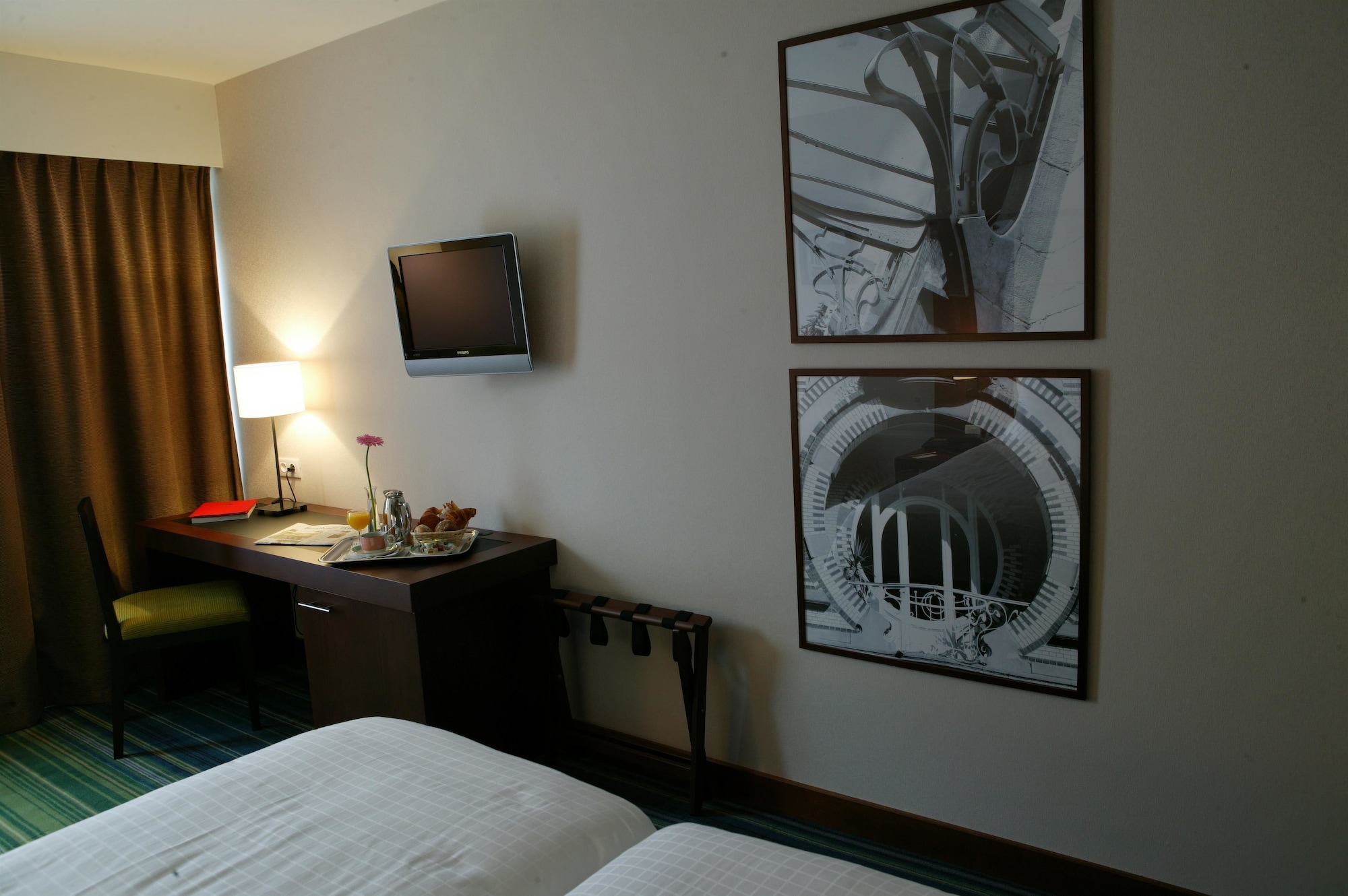 غرفة كلوب بسريرين منفصلين، New Hotel Charlemagne 6/8