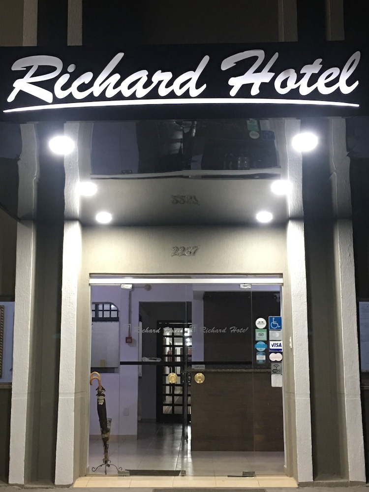 Richard Hotel 2/23