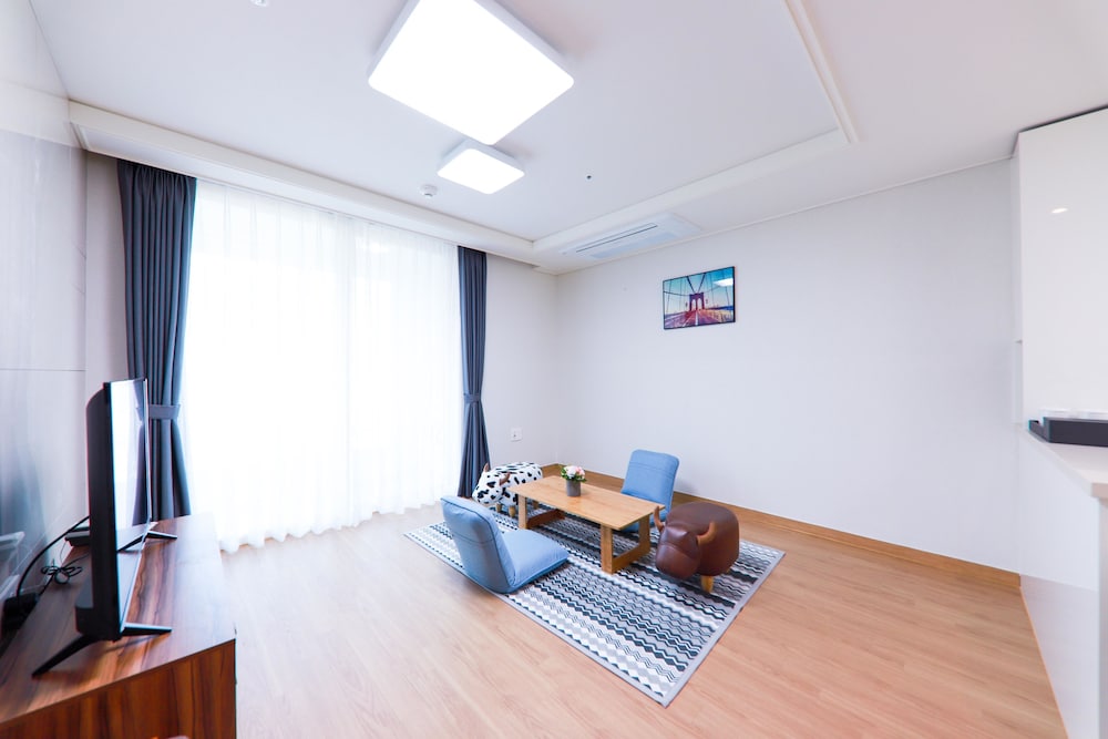 Geoje Leein Stay Hotel 19/23