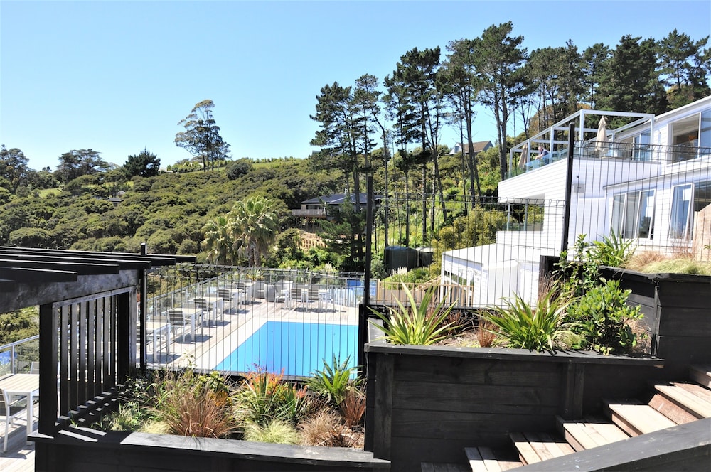 Waiheke Island Resort 66/70
