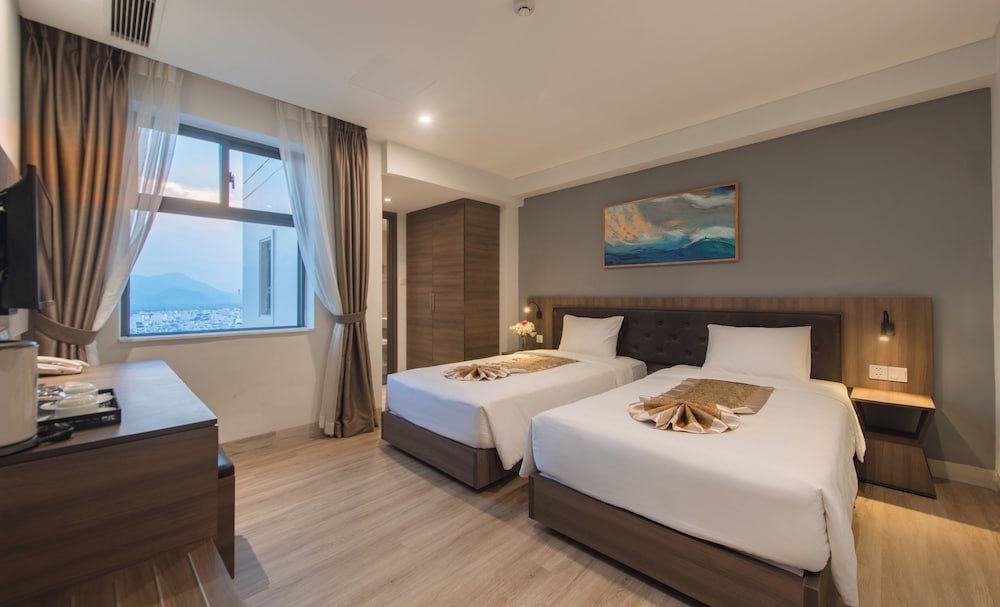 DELUXE, TWIN BEDS