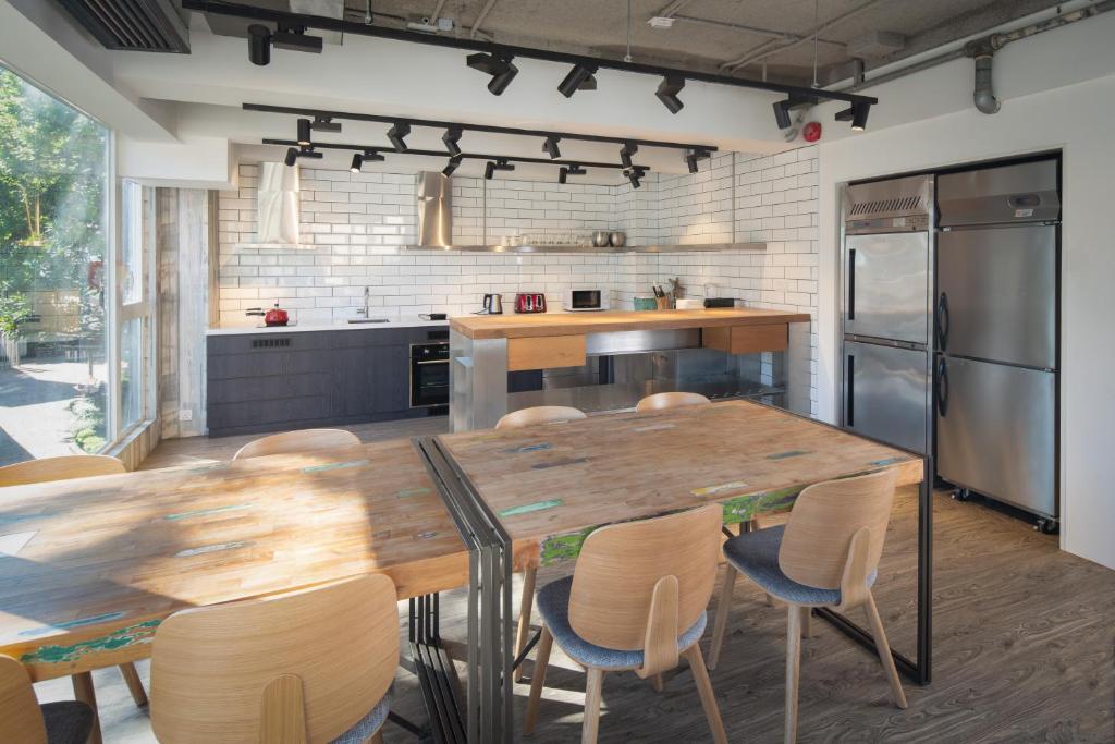 The Aberdeen by Ovolo, a Wyndham Hotel 24/28
