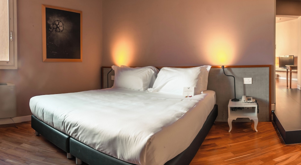 Wellness, Suite, King Bed, Sofa