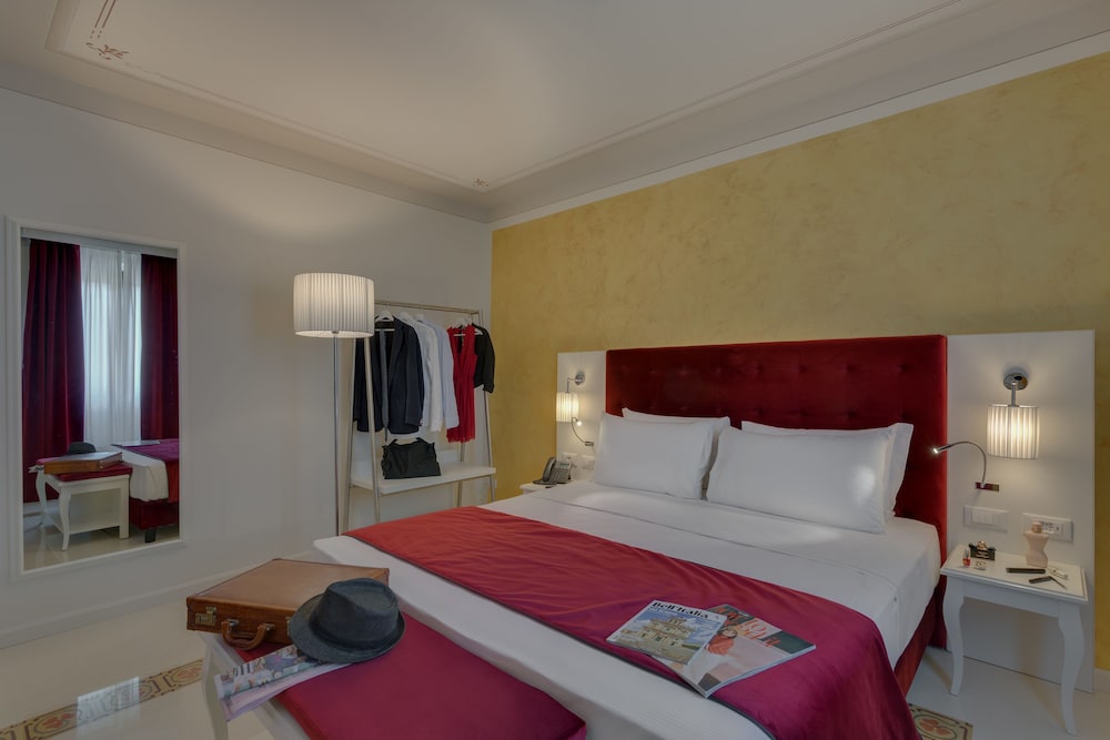 DELUXE, DOUBLE BED