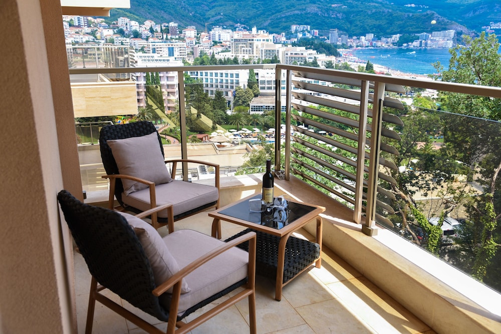 Hotel Harmonia By Dukley 56/64