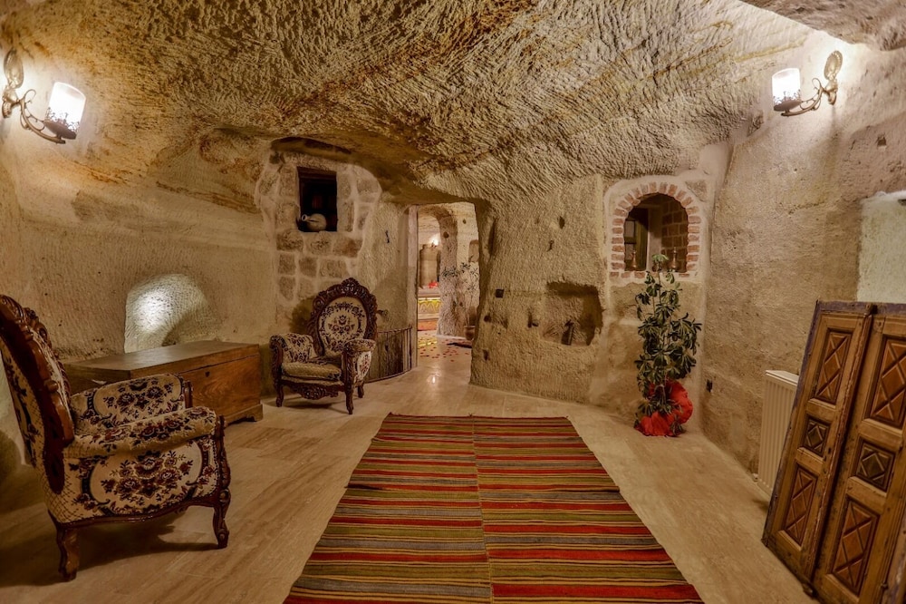 Casia Cave Suites 27/50