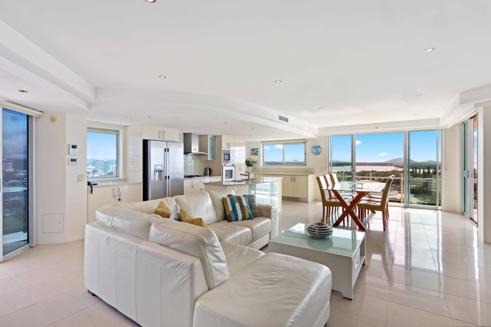 Aqua Vista Resort 26/50