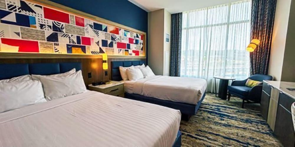 STANDARD, 2 QUEEN BEDS