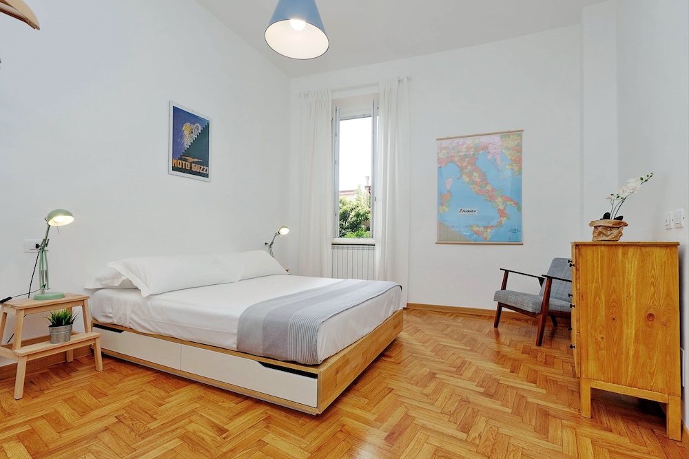 Traiano Charme - My Extra Home 5/20