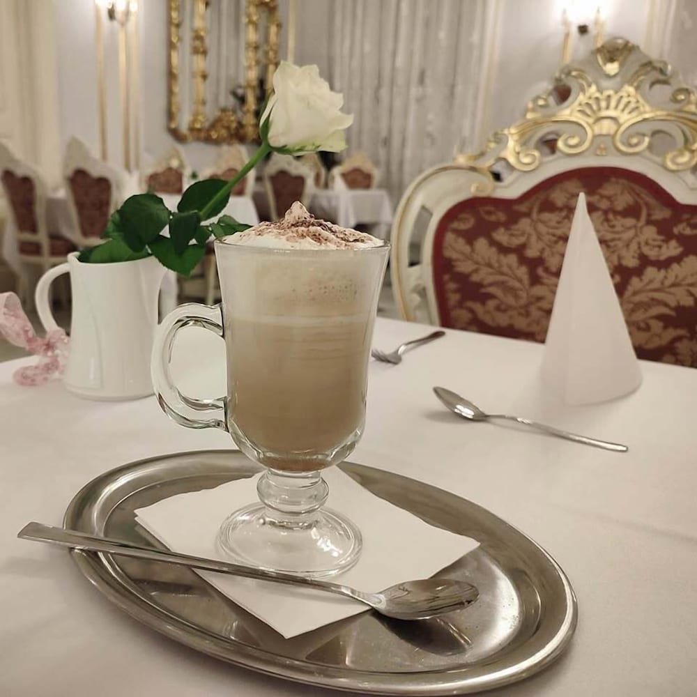 Pannonia Hotel 23/50