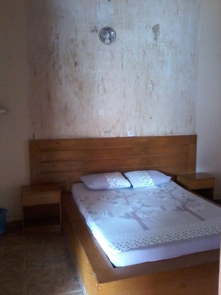 Akwaba Hotel 4/24