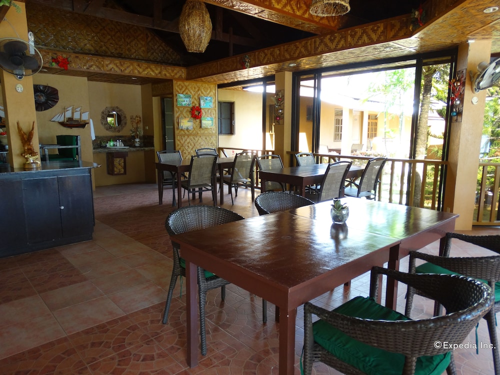 Anda White Beach Resort 52/64