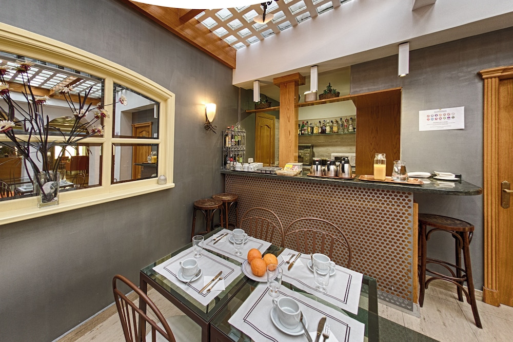 Hostal San Lorenzo 39/50