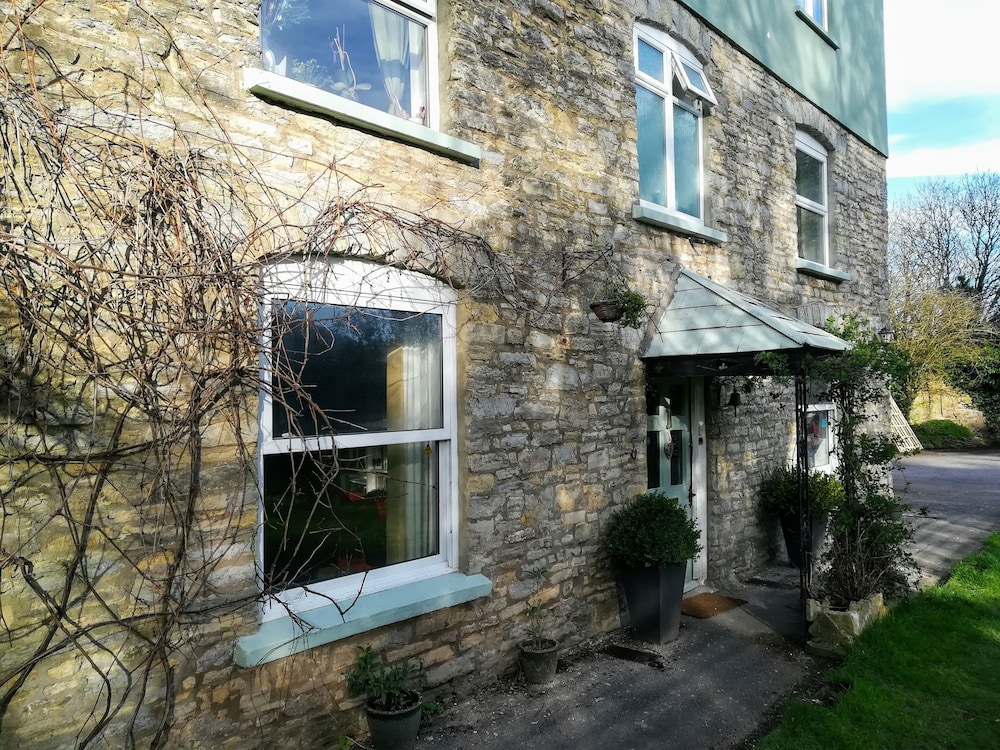 Worth House 4/66