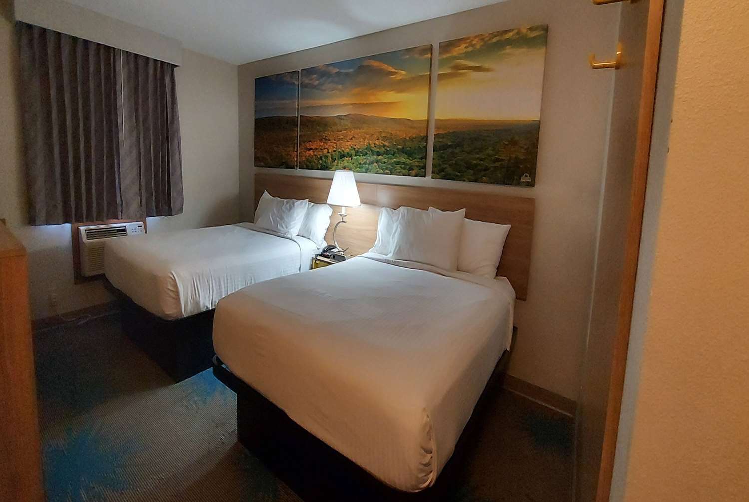 Days Inn by Wyndham Willmar 12/33