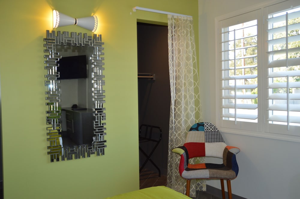 University Inn Tempe 34/45