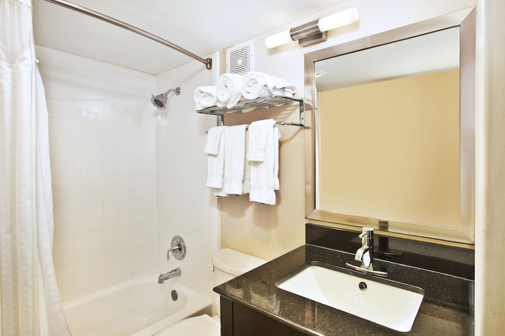 Days Inn by Wyndham Plattsburgh 36/37
