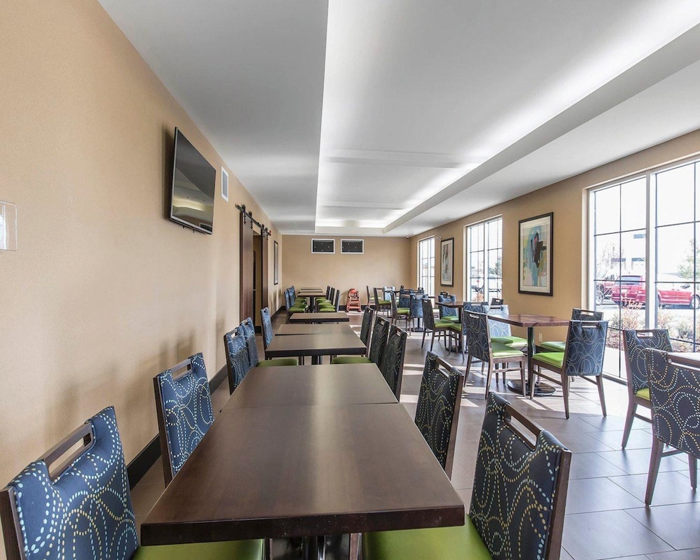 Comfort Inn & Suites Calgary Airport North 31/39