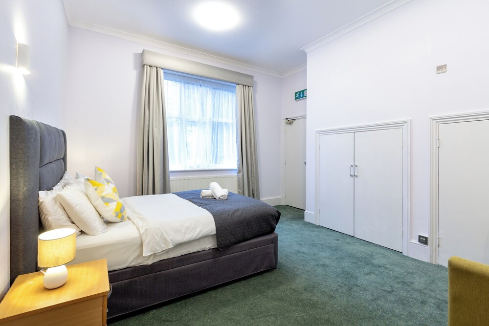 Gatwick Inn 18/53