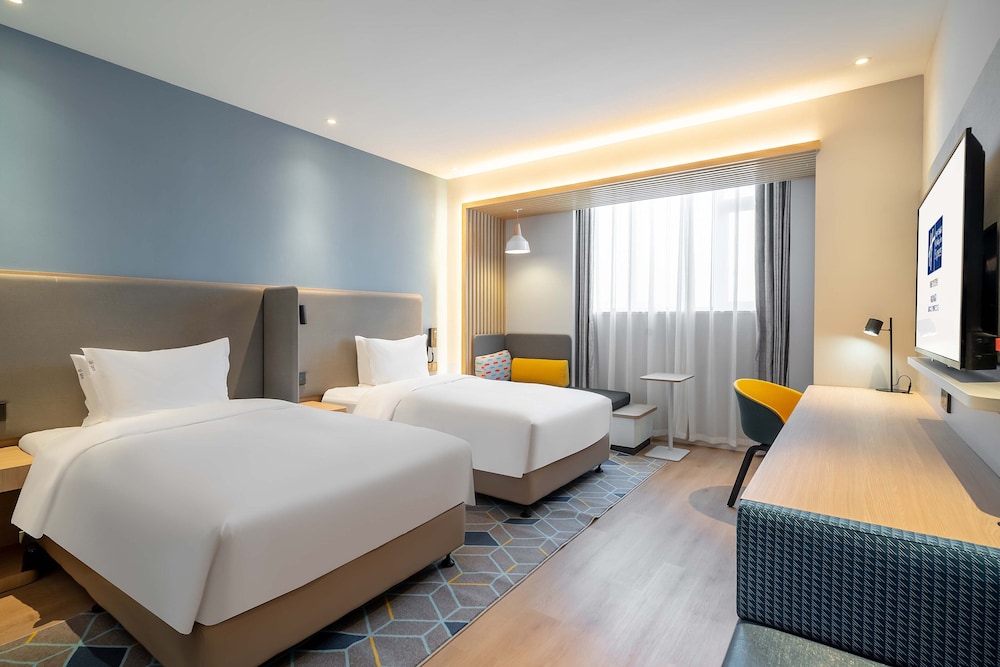 Standard, Twin Beds, Extra Floor Space