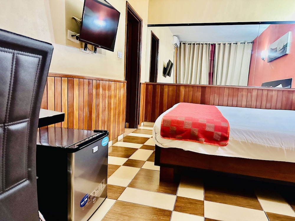 YaahoT Hotel 20/50