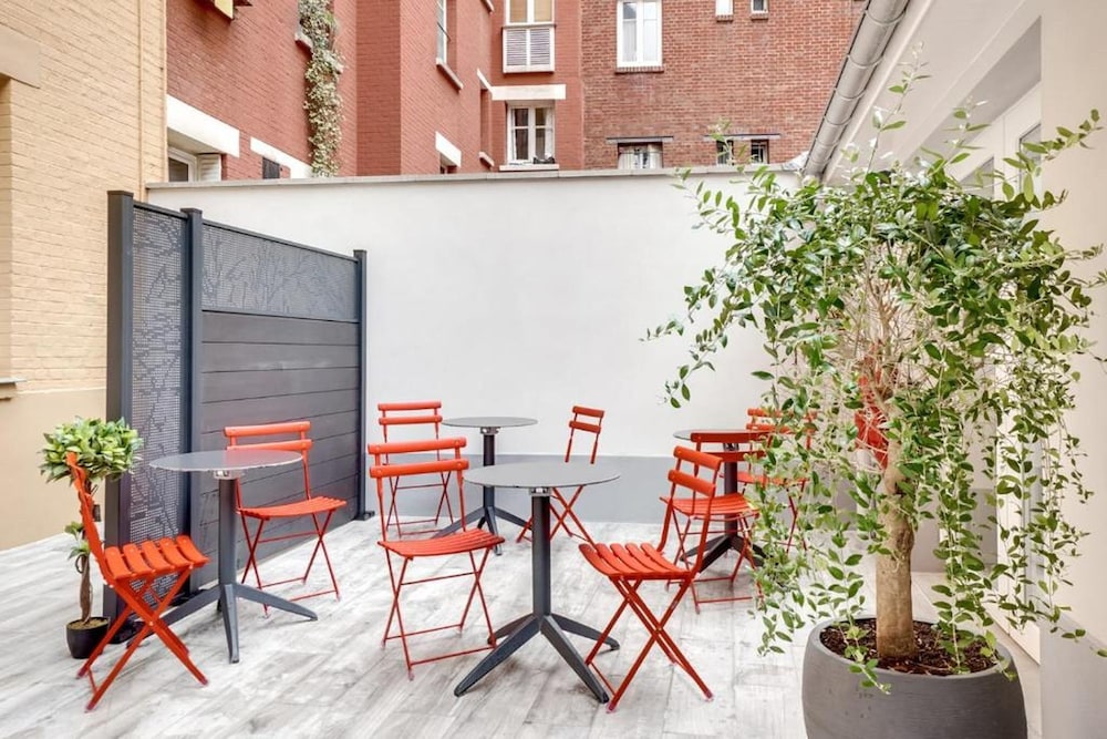 Paris Hotel Clichy 6/36