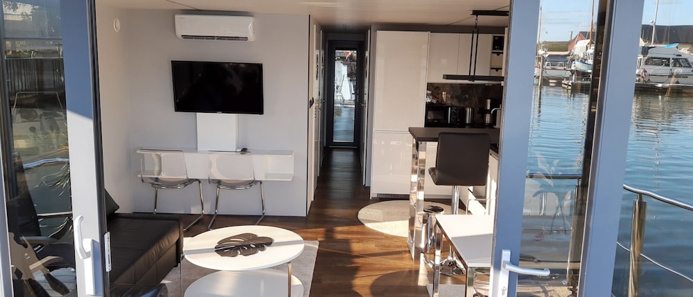 La Mare Resort 40/50