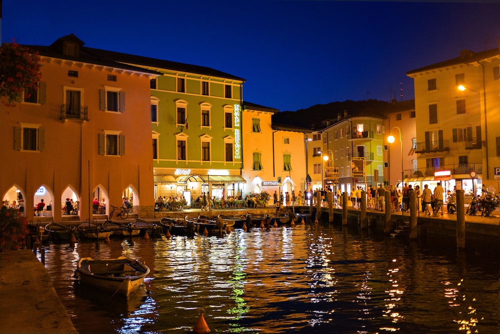 Hotel Benaco 44/50