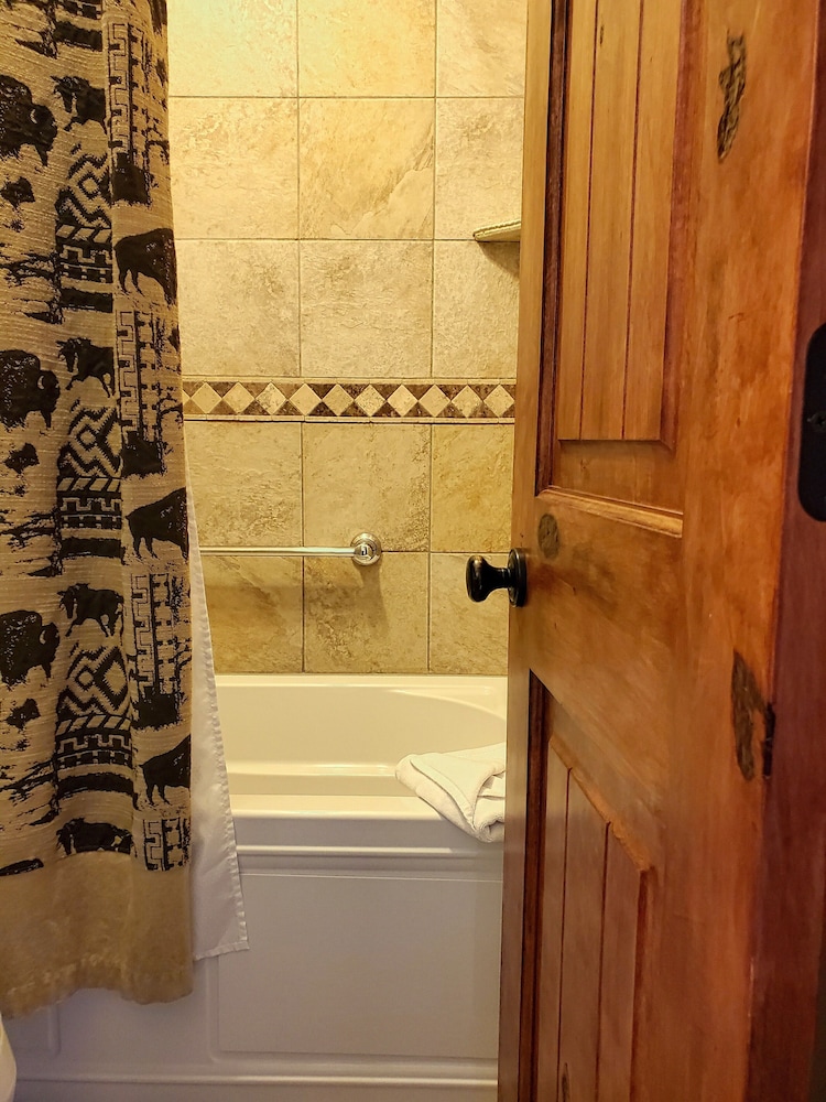 Parkway Inn 10/64