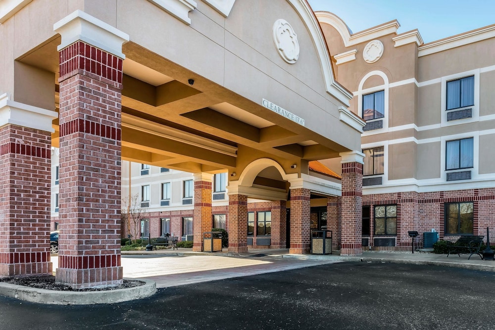 Comfort Inn And Suites Airport American Way 4/42