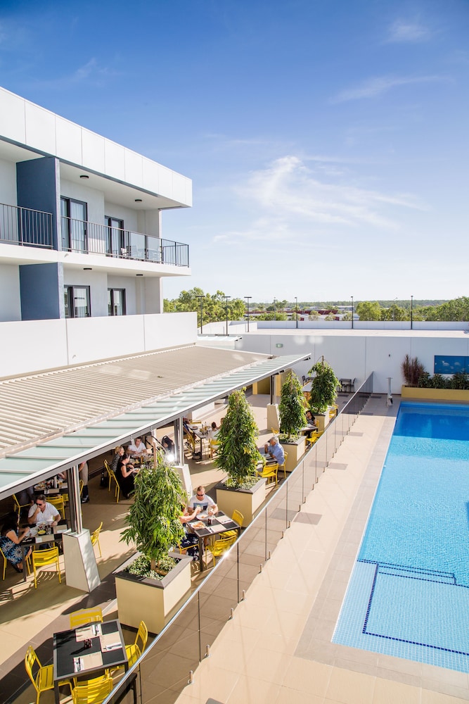 Rydges Palmerston 6/64