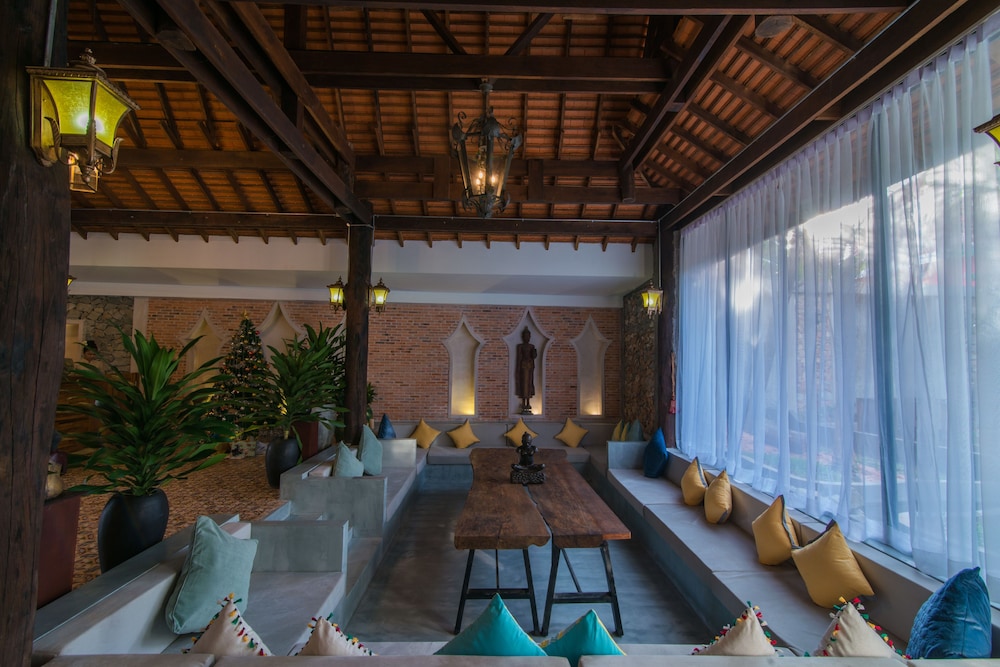 MEKONG ANGKOR PALACE HOTEL 53/70
