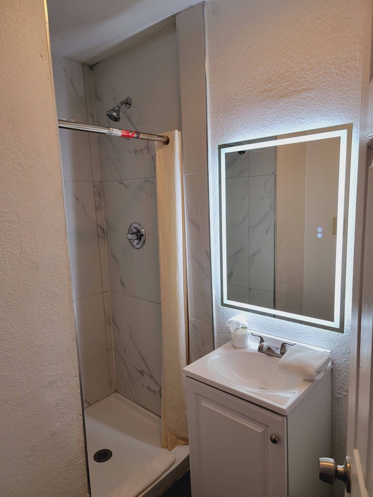 Super 8 by Wyndham El Centro North 29/29