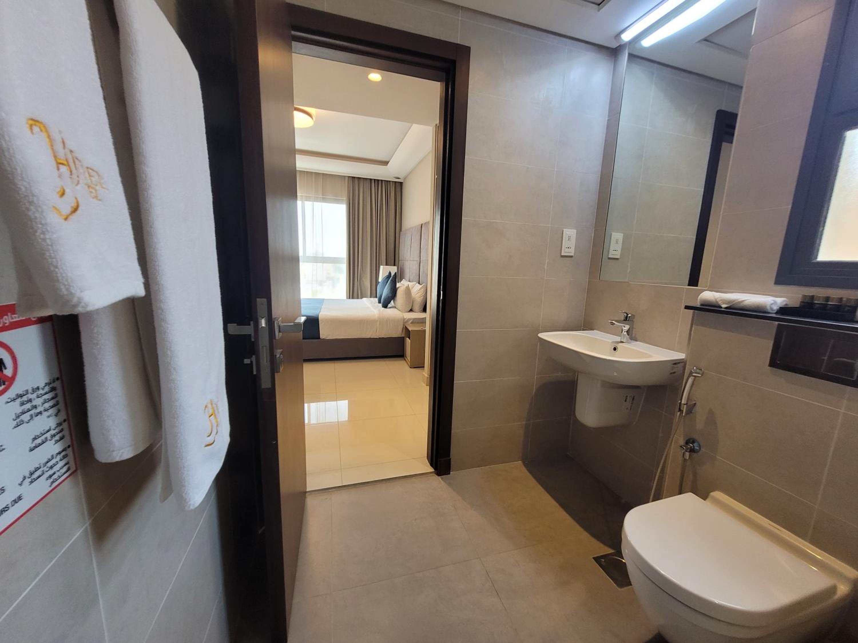 غرفة ديلوكس بسرير مزدوج، The Jewel Hotel 6/7