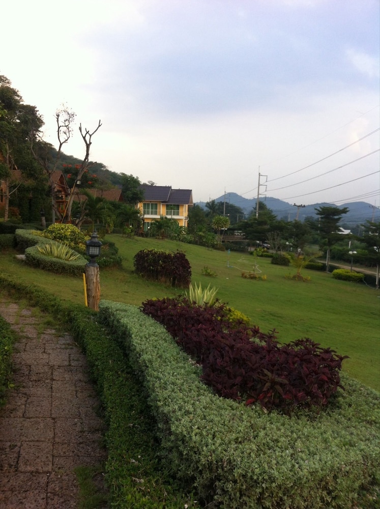 Mai Ngern Mai Thong Resort 27/37