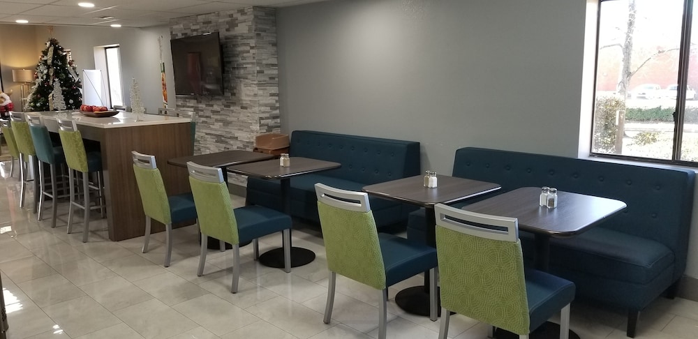 Quality Inn Pelham I-65 Exit 246 29/38