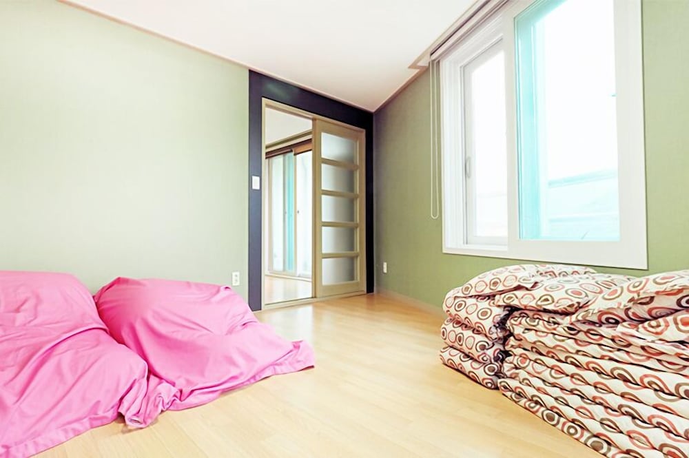 Gapyeong Apple Lodge Pension 26/50