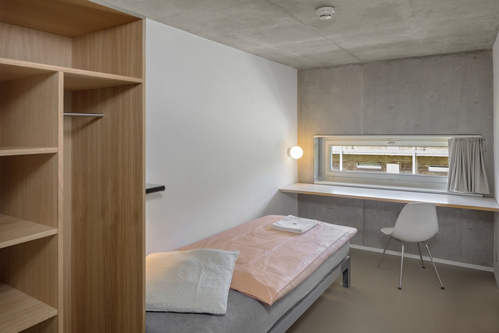 Lausanne Youth Hostel Jeunotel 11/40