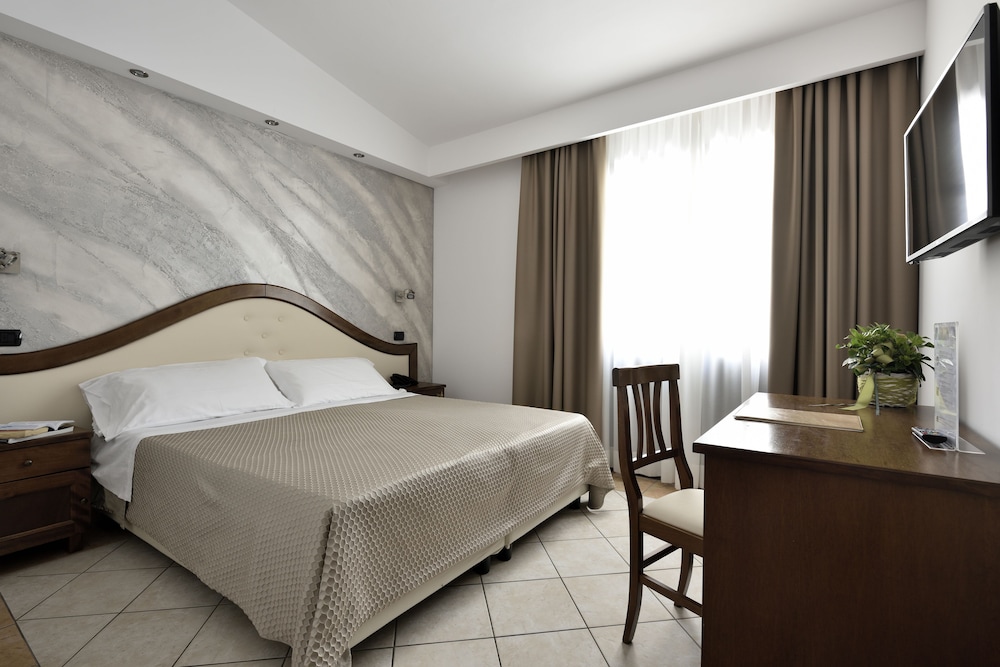 Nicoletta Hotel 9/69