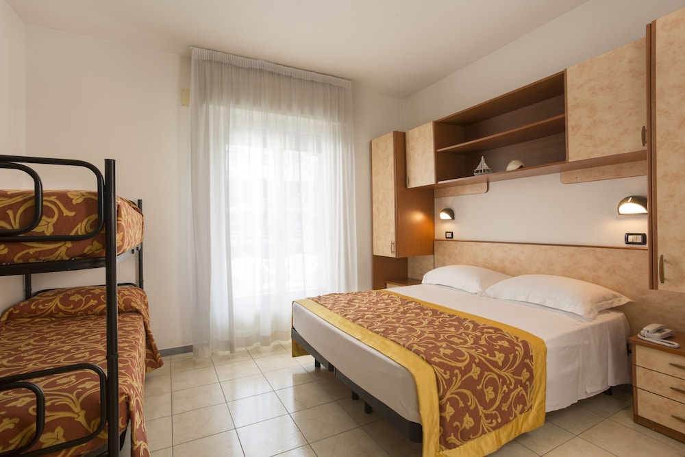 Hotel Cannes 5/37