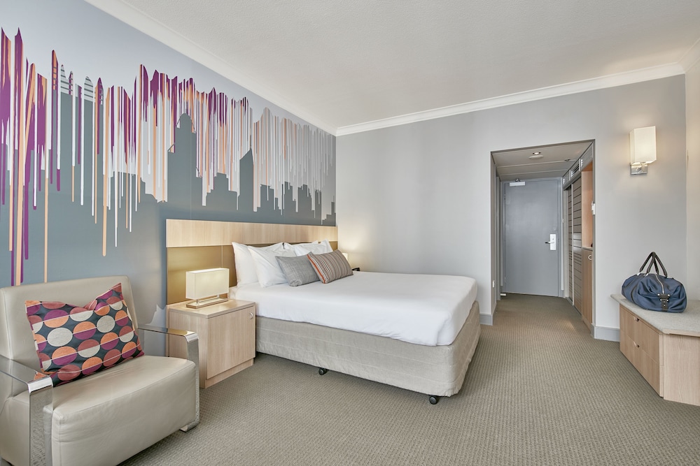 Mercure Perth 12/72