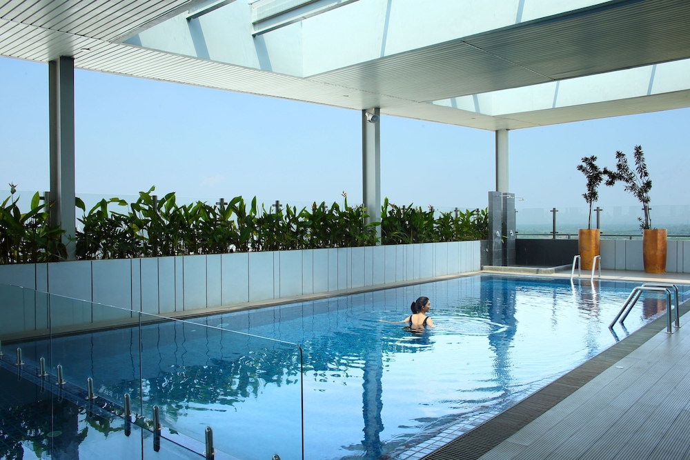 Hotel Santika Premiere Ice Bsd 1/43
