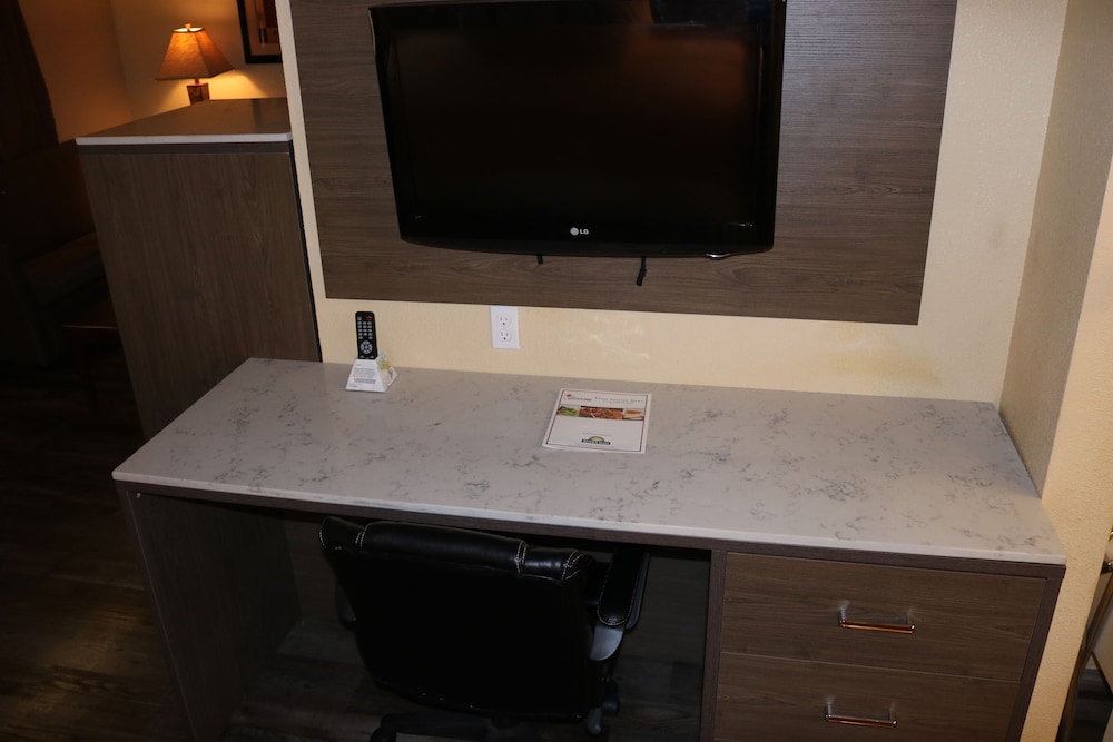 Days Inn By Wyndham Fresno South 23/38