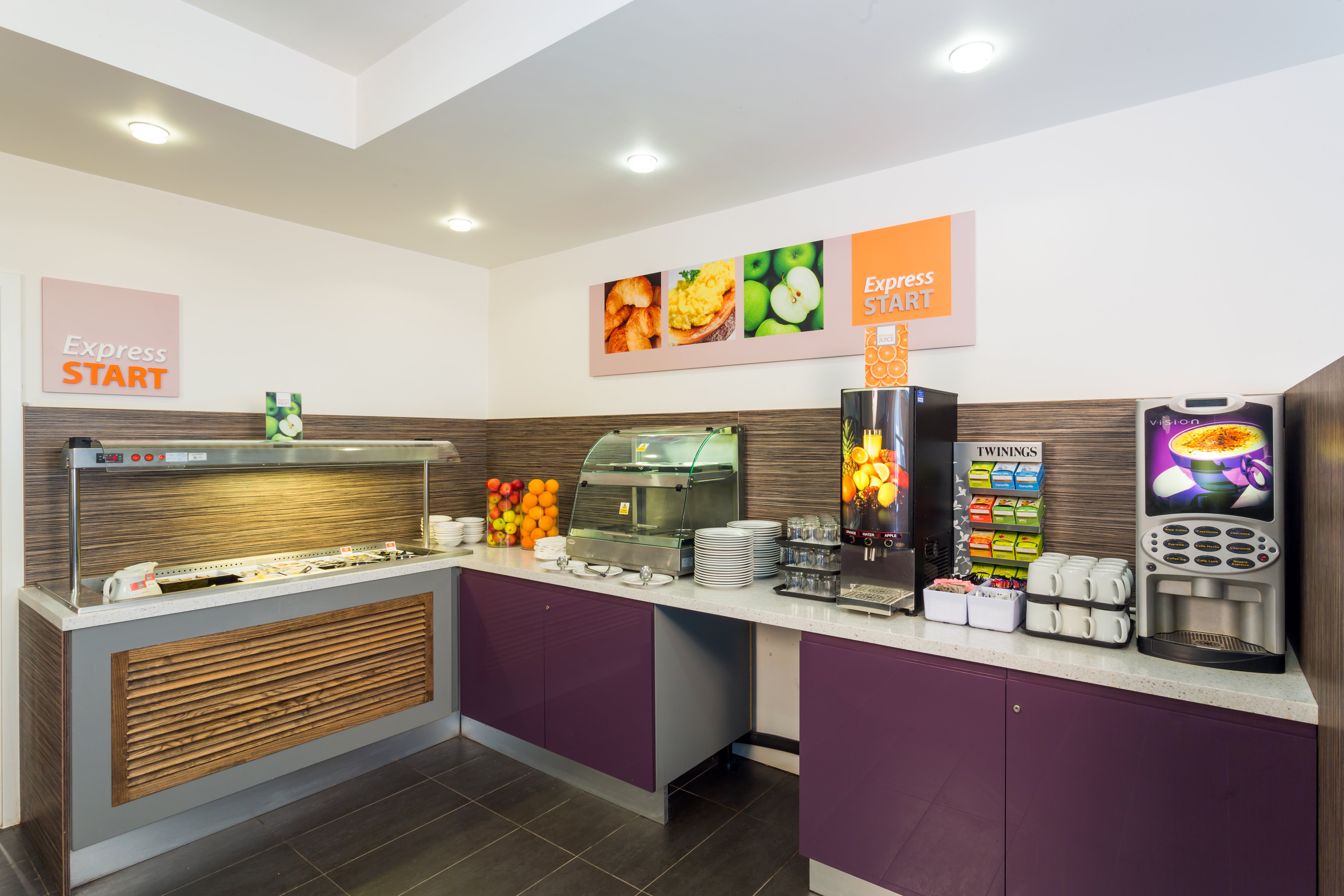 HOLIDAY INN EXPRESS HARLOW 16/74