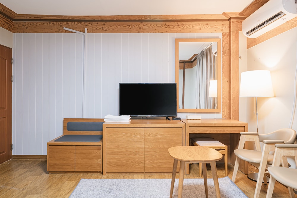 Miju Hotel 42/50