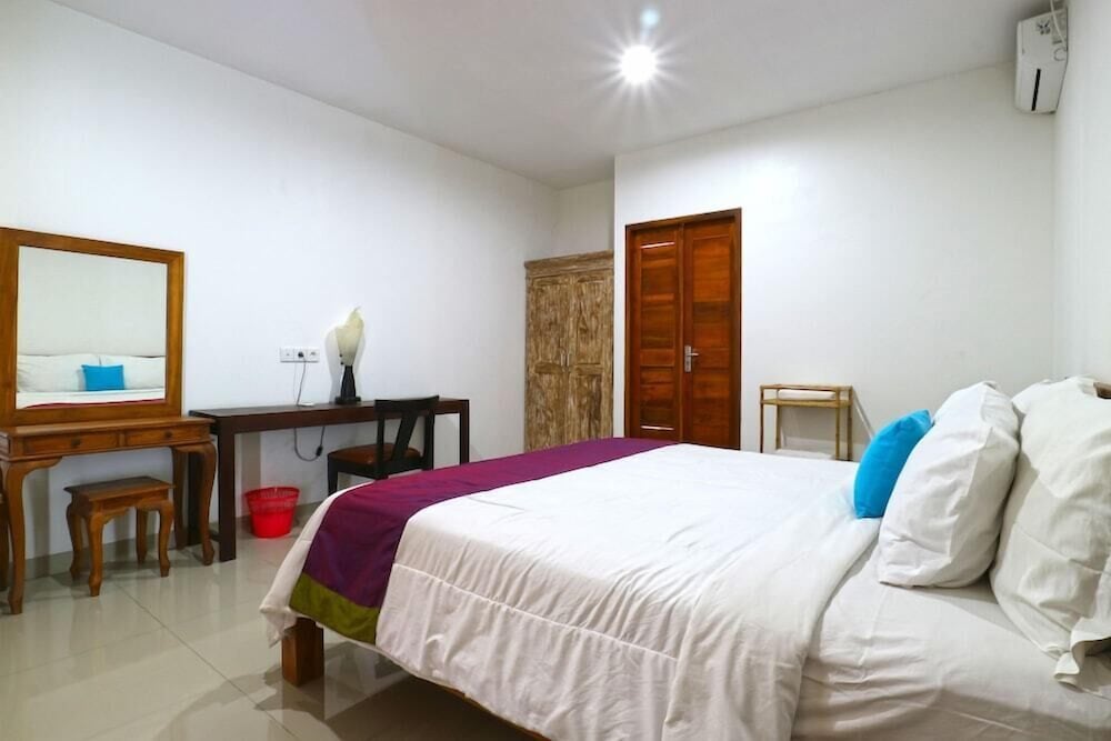 Pererenan Nengah Guesthouse 24/72