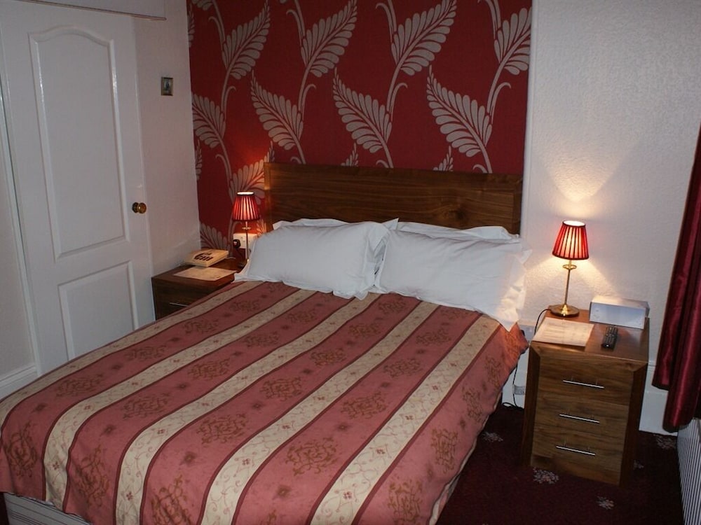 Kirkdale Hotel 3/30