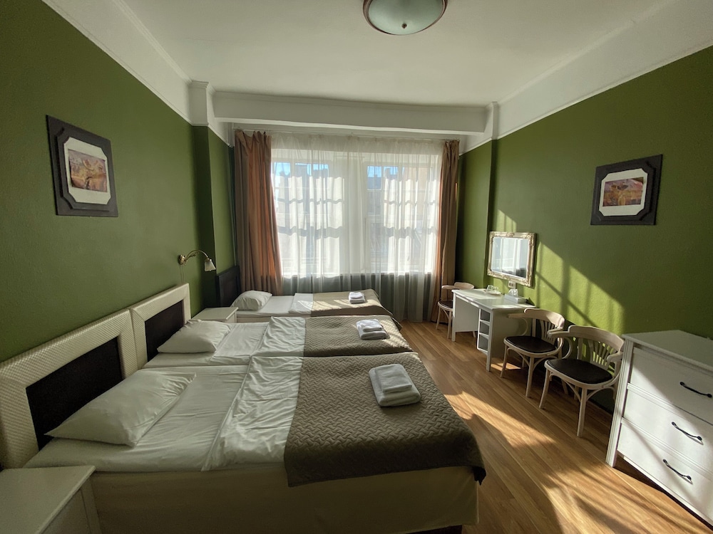 Viktorija Hotel 42/50