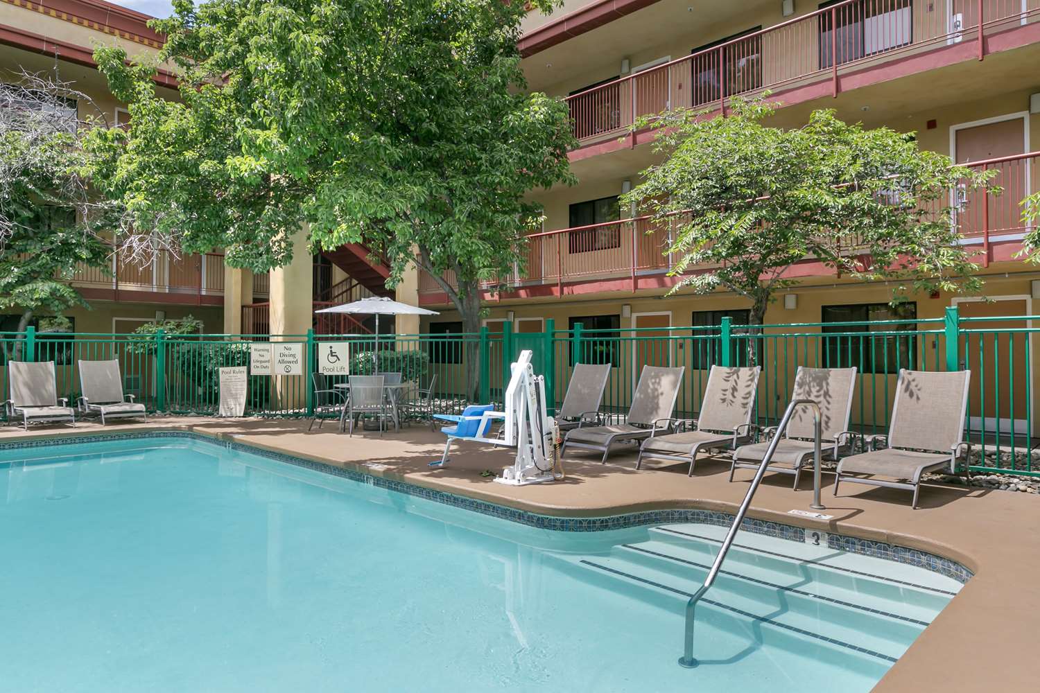 Best Western Plus Orchid Hotel & Suites 56/59